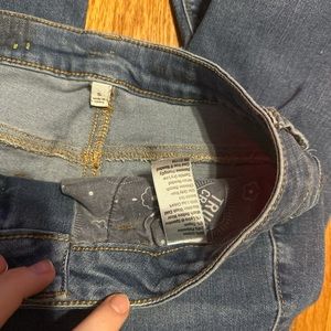 TRYE CRAFT light washed pants.